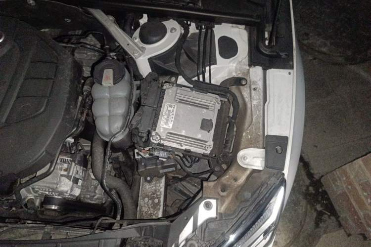 Used Audi A5 2019 Sportback 40 TFSI Fashion Model Engine Bay Left