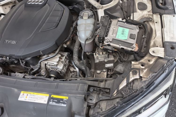 Used Audi A5 2019 Sportback 40 TFSI Fashion Model Engine Bay Left