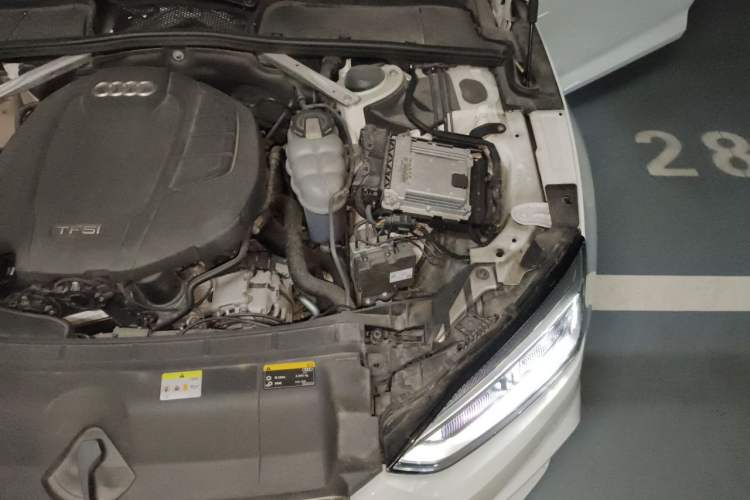 Used Audi A5 2019 Sportback 40 TFSI Fashion Model Engine Bay Left