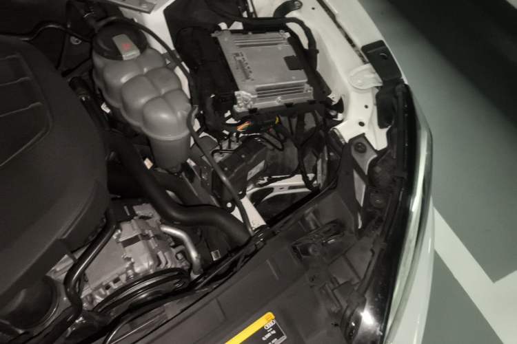 Used Audi A5 2019 Sportback 40 TFSI Fashion Model Engine Bay Left