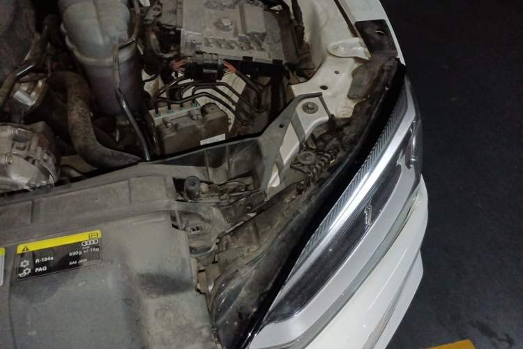 Used Audi A5 2019 Sportback 45 TFSI Fashion Model Engine Bay Left