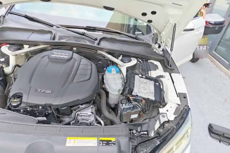 Used Audi A5 2019 Sportback 45 TFSI Fashion Model Engine Bay Left