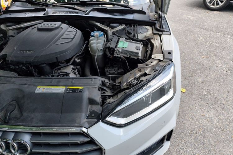 Used Audi A5 2019 Sportback 40 TFSI Fashion Model Engine Bay Left