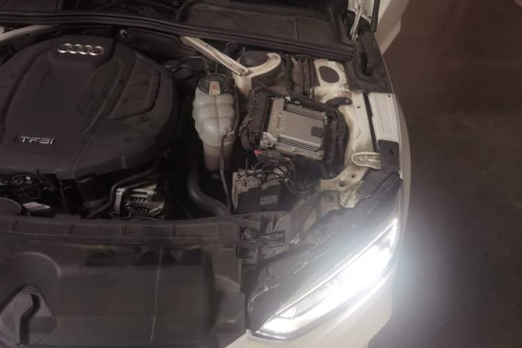Used Audi A5 2019 Sportback 40 TFSI Fashion Model Engine Bay Left