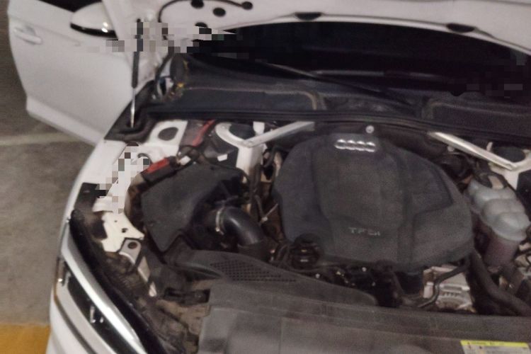 Used Audi A5 2019 Sportback 40 TFSI Fashion Model Engine Bay Right