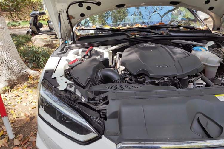 Used Audi A5 2019 Sportback 45 TFSI Fashion Model Engine Bay Right