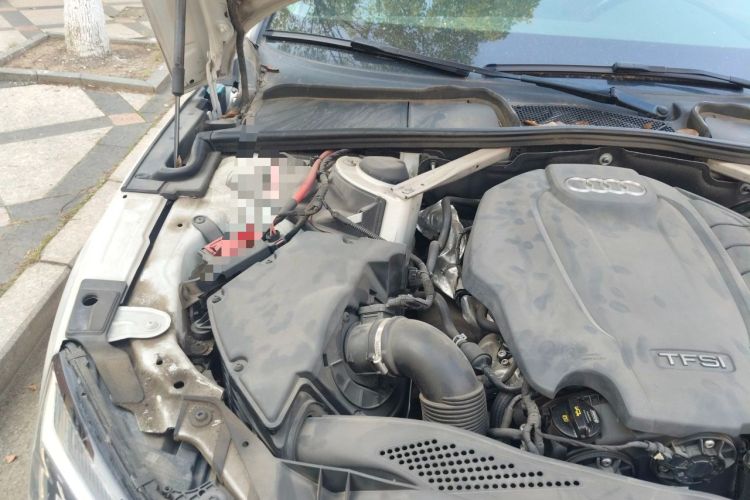 Used Audi A5 2019 Sportback 40 TFSI Fashion Model Engine Bay Right