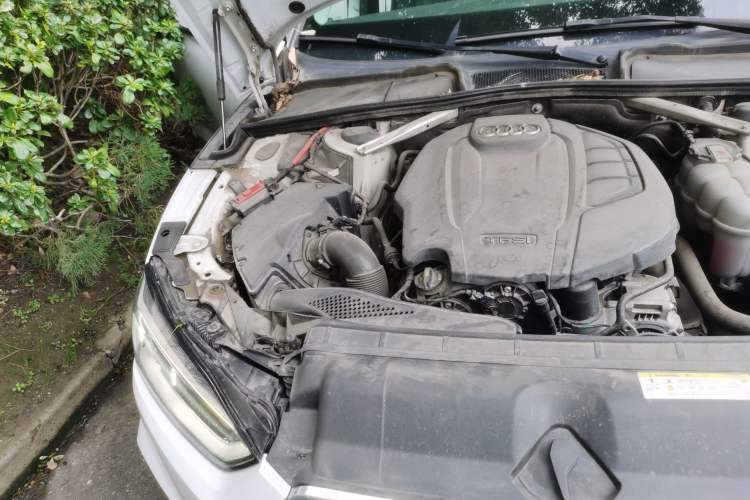 Used Audi A5 2019 Sportback 40 TFSI Fashion Model Engine Bay Right