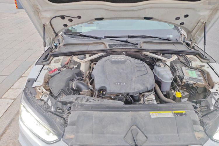Used Audi A5 2019 Sportback 40 TFSI Fashion Model Engine Bay Right