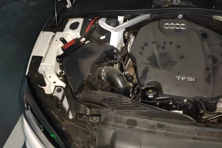 Used Audi A5 2019 Sportback 40 TFSI Fashion Model Engine Bay Right