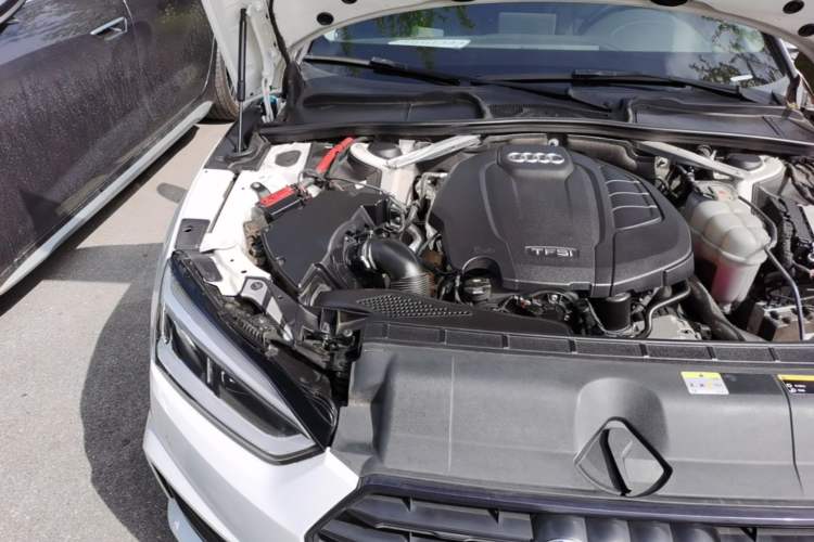 Used Audi A5 2019 Sportback 40 TFSI Fashion Model Engine Bay Right
