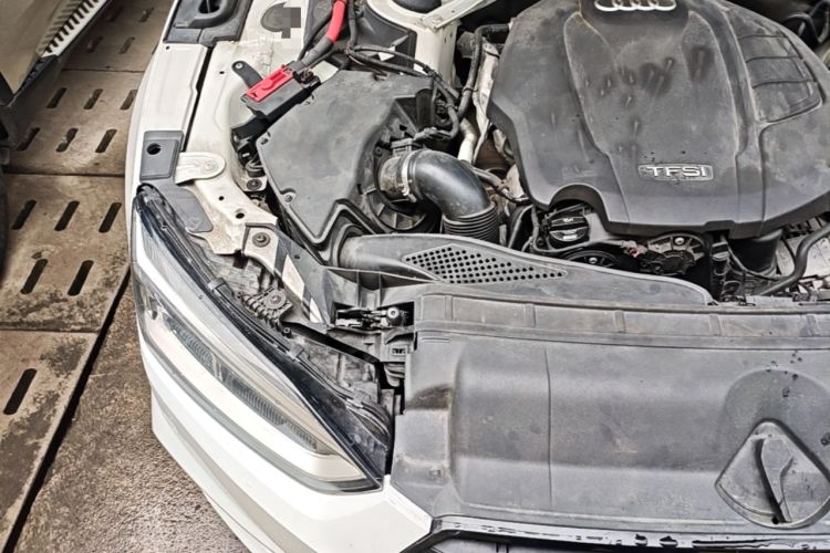 Used Audi A5 2019 Sportback 40 TFSI Fashion Model Engine Bay Right