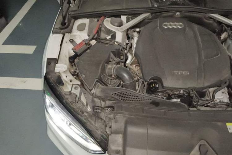 Used Audi A5 2019 Sportback 40 TFSI Fashion Model Engine Bay Right