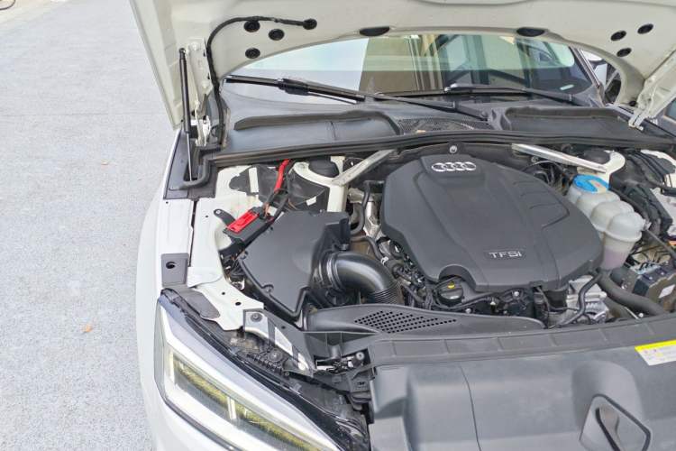 Used Audi A5 2019 Sportback 45 TFSI Fashion Model Engine Bay Right