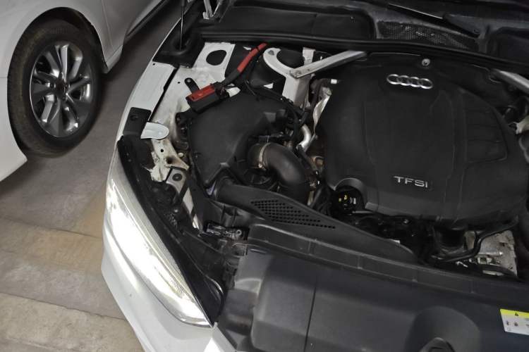Used Audi A5 2019 Sportback 40 TFSI Fashion Model Engine Bay Right