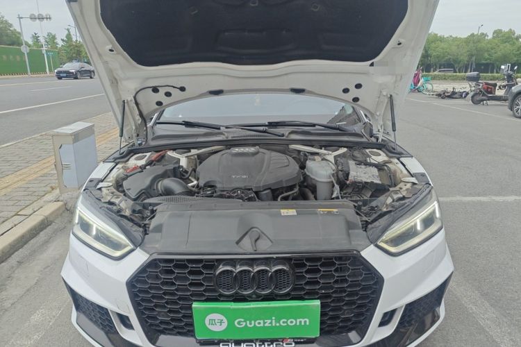 Used Audi A5  Engine Bay