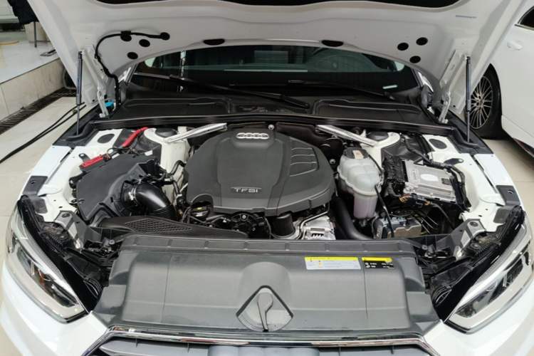 Used Audi A5 2019 Sportback 40 TFSI Fashion Model Engine Bay