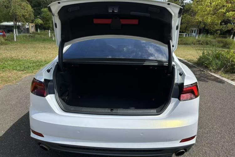 Used Audi A5 2019 Coupe 40 TFSI Fashion Edition China V Emission Standard Exterior 10