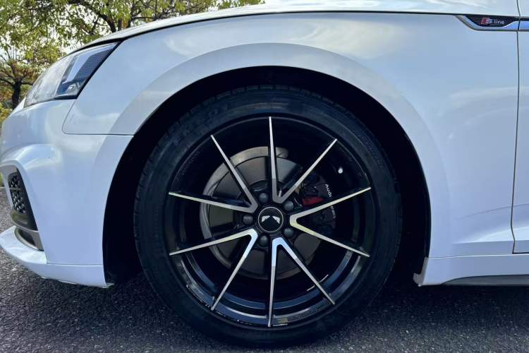 Used Audi A5 2019 Coupe 40 TFSI Fashion Edition China V Emission Standard Exterior 12