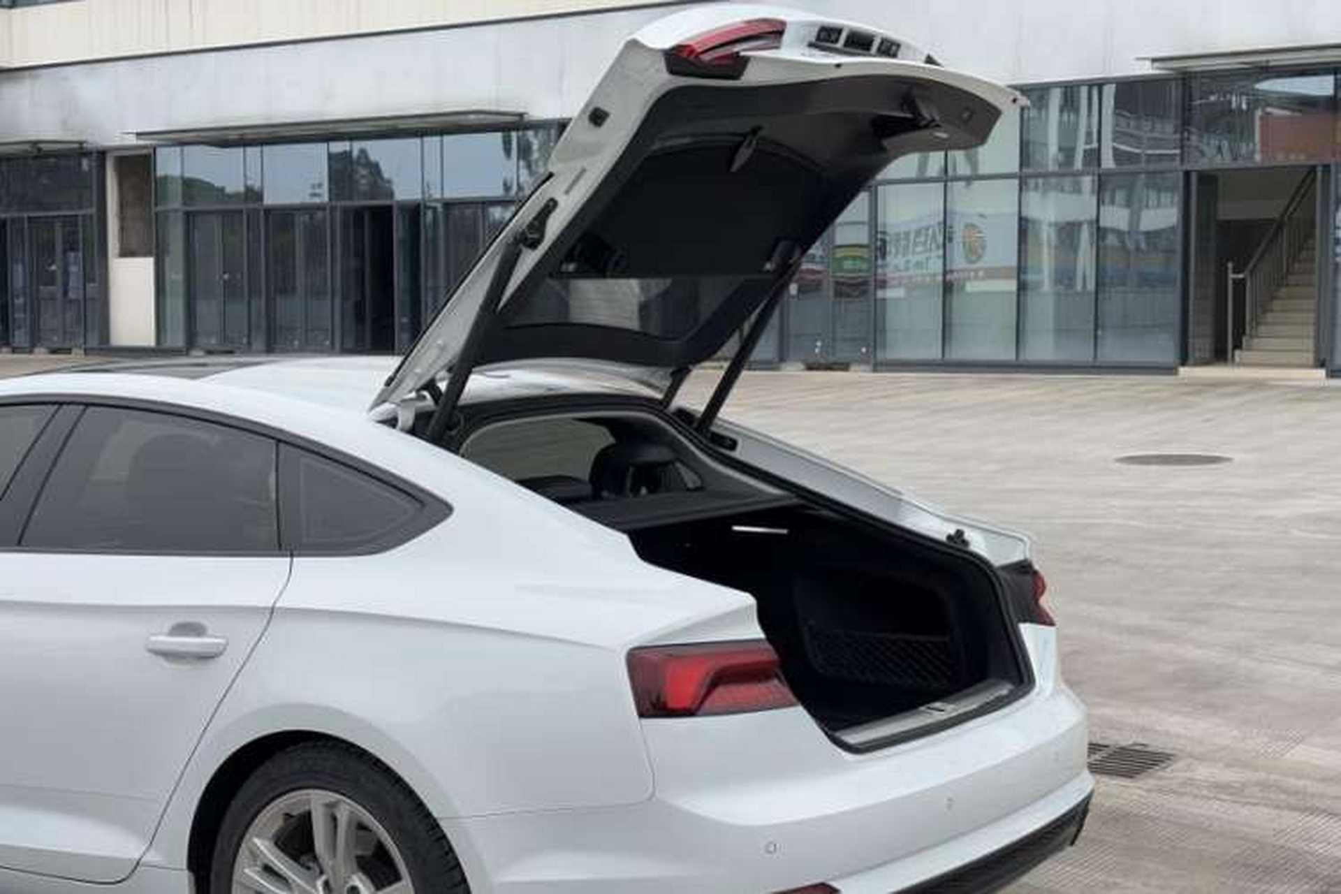 Used Audi A5 2019 Sportback 40 TFSI Fashion Model Exterior 9