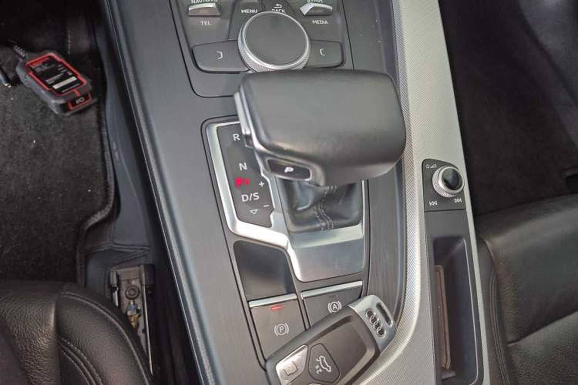 Used Audi A5 2019 Sportback 40 TFSI Fashion Model Gear Lever