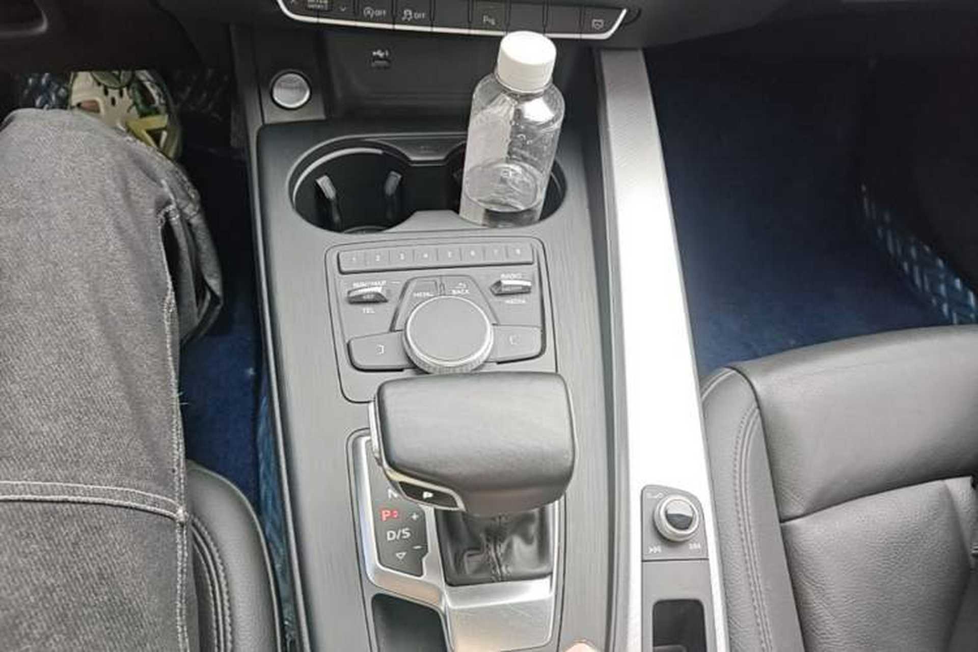 Used Audi A5 2019 Sportback 40 TFSI Fashion Model Gear Lever