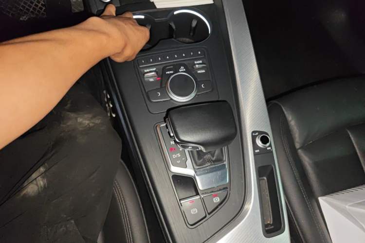 Used Audi A5 2019 Sportback 40 TFSI Fashion Model Gear Lever