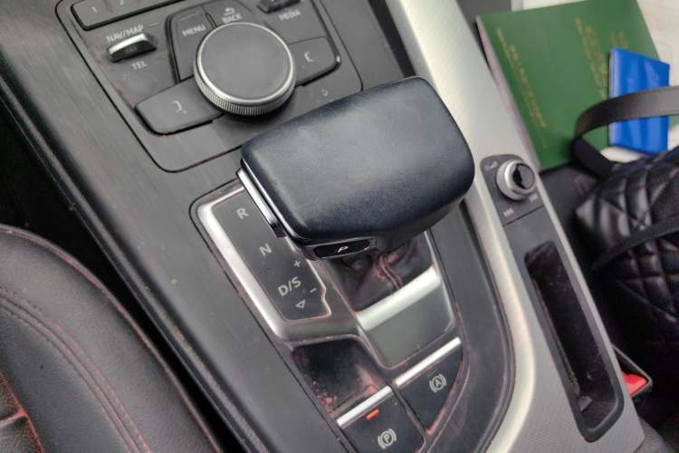 Used Audi A5 2019 Sportback 40 TFSI Fashion Model Gear Lever