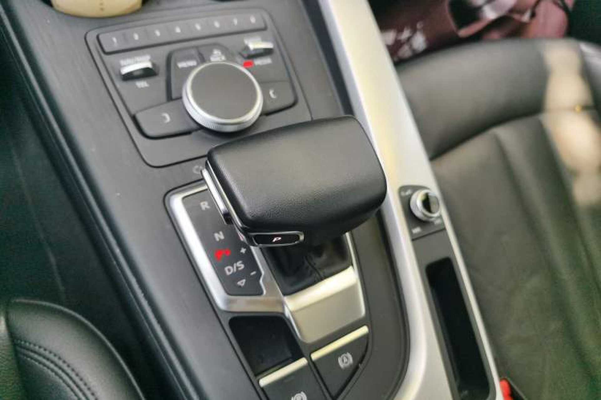 Used Audi A5 2019 Coupe 40 TFSI Fashion Edition China V Emission Standard Gear Lever