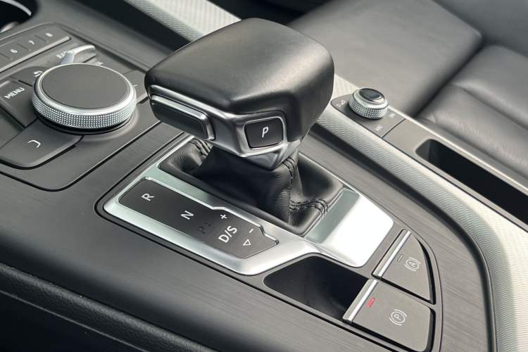 Used Audi A5 2019 Sportback 40 TFSI Fashion Model Gear Lever