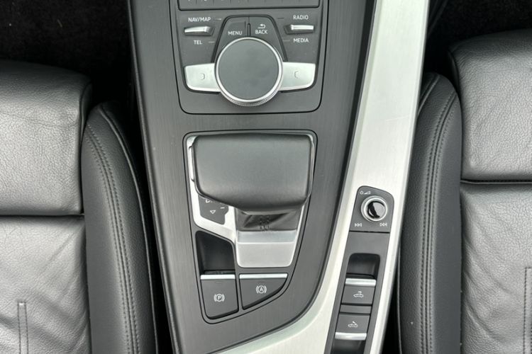 Used Audi A5 2019 Cabriolet 45 TFSI quattro Sport model China V standard Gear Lever