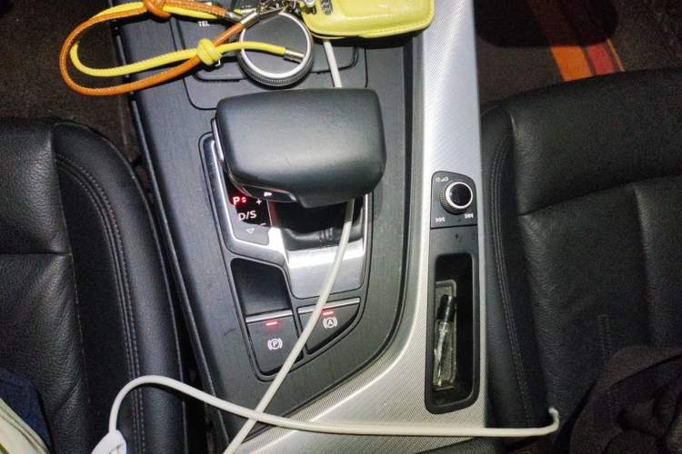 Used Audi A5 2019 Sportback 40 TFSI Fashion Model Gear Lever