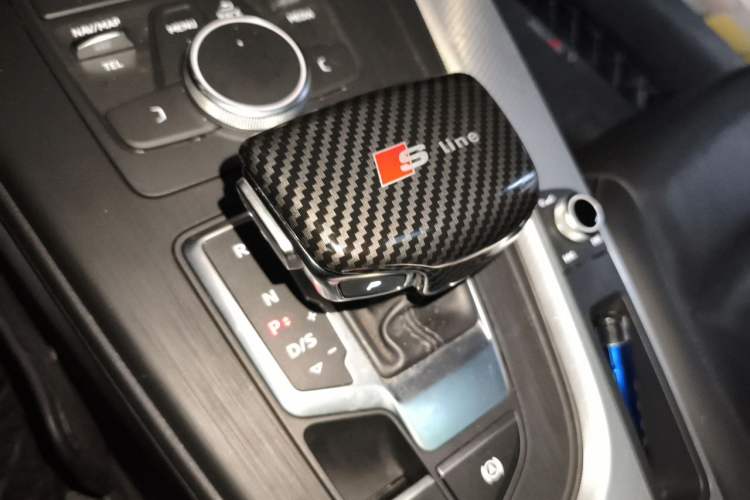 Used Audi A5 2019 Sportback 40 TFSI Fashion Model Gear Lever