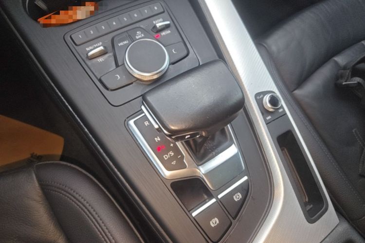 Used Audi A5 2019 Sportback 40 TFSI Fashion Model Gear Lever