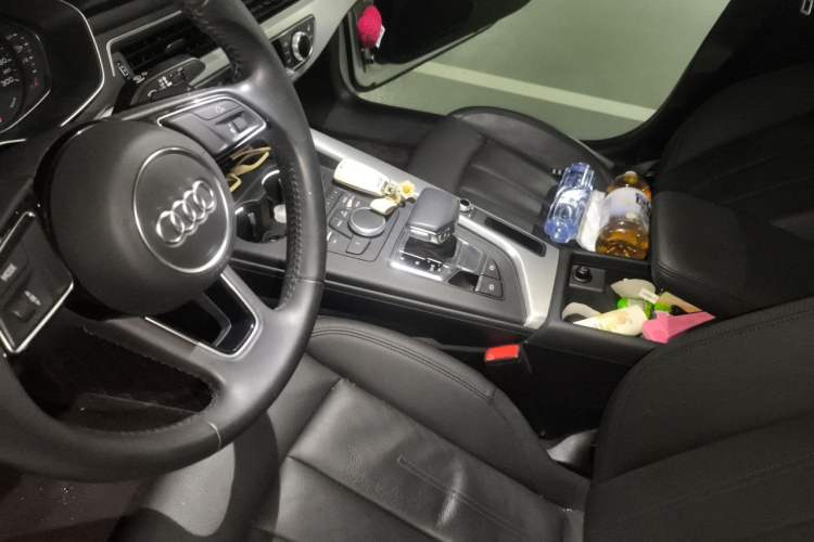 Used Audi A5 2019 Sportback 40 TFSI Fashion Model Gear Lever