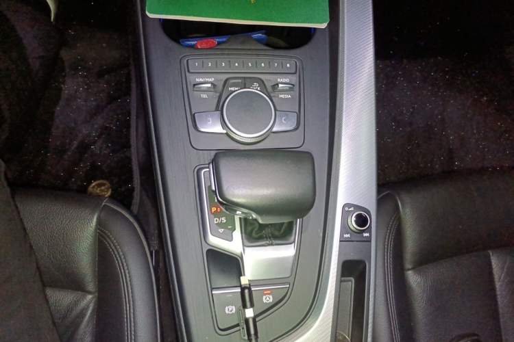 Used Audi A5 2019 Sportback 45 TFSI Fashion Model Gear Lever