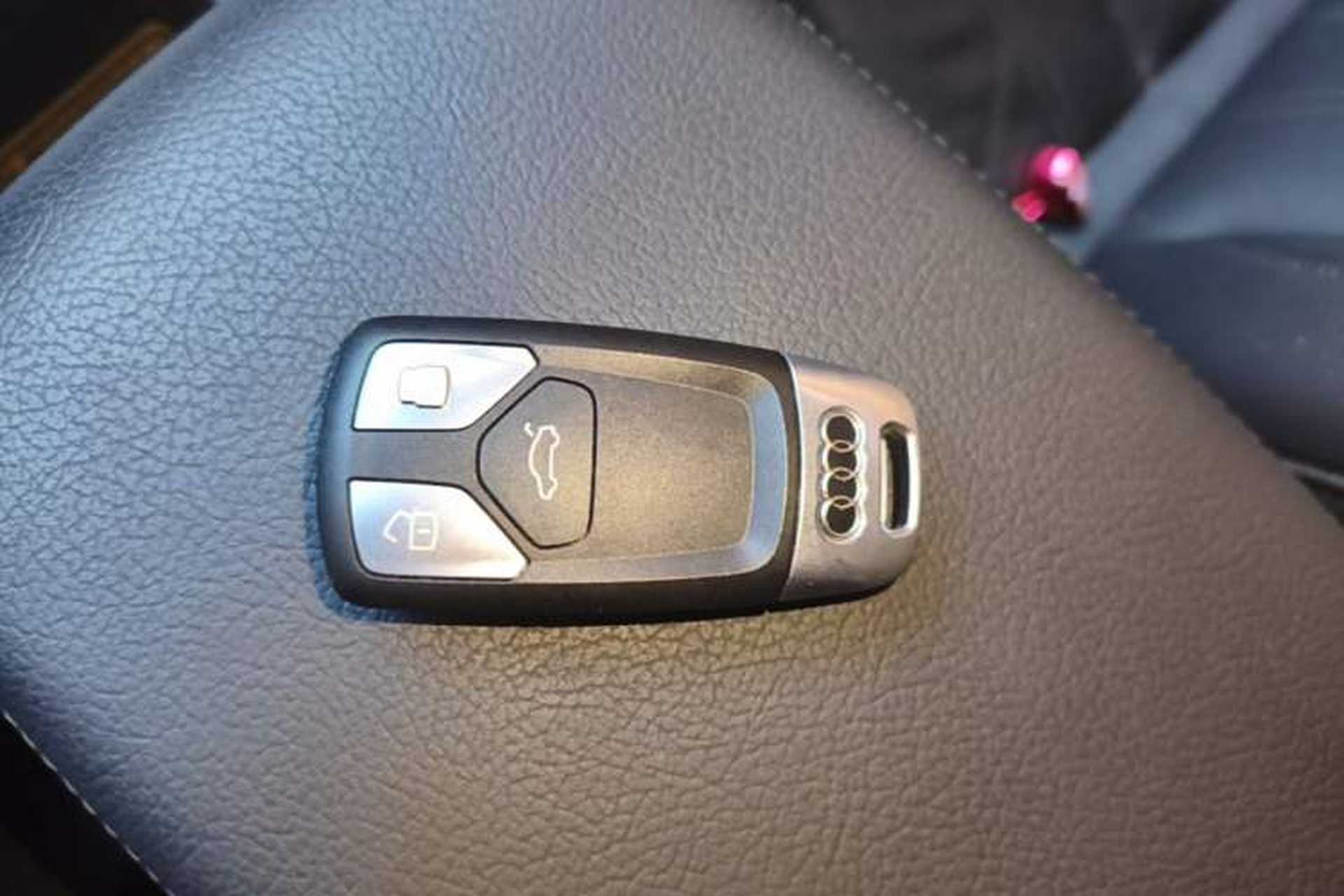 Used Audi A5 2019 Coupe 40 TFSI Fashion Edition China V Emission Standard Interior 1