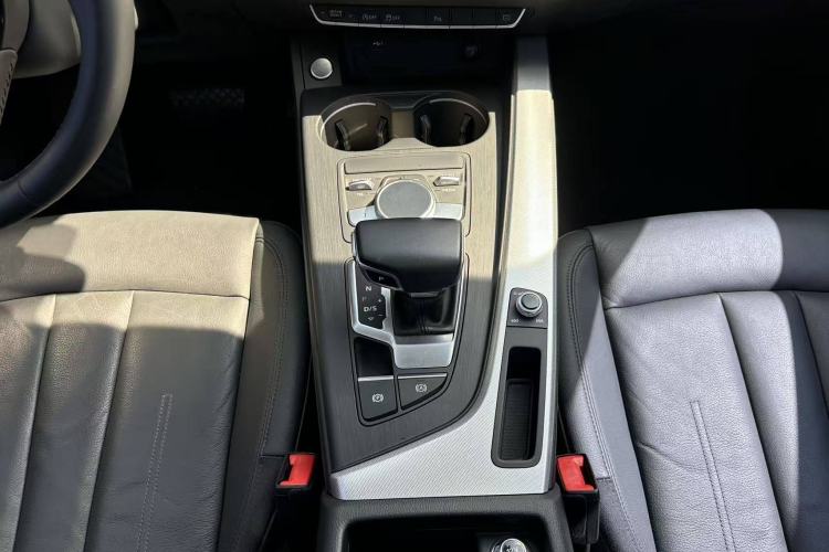 Used Audi A5 2019 Coupe 40 TFSI Fashion Edition China V Emission Standard Interior 11