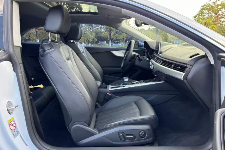 Used Audi A5 2019 Coupe 40 TFSI Fashion Edition China V Emission Standard Interior 14