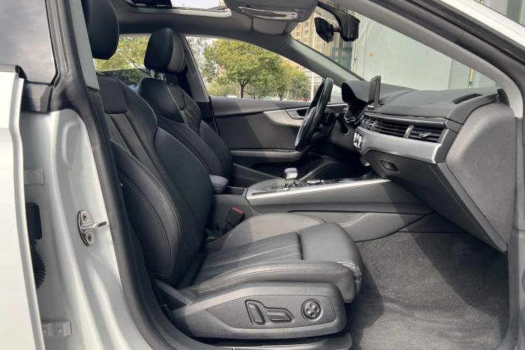 Used Audi A5 2019 Sportback 40 TFSI Fashion Model Interior 3