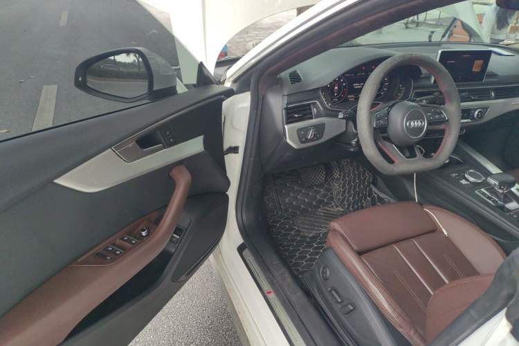 Used Audi A5 2019 Sportback 45 TFSI quattro Sport Model Interior 3
