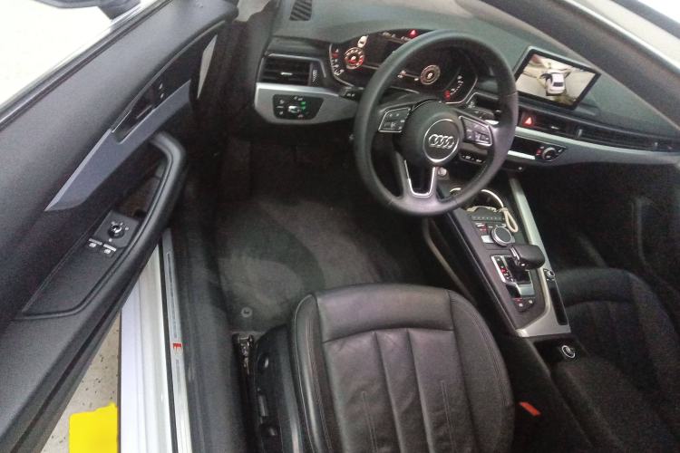 Used Audi A5 2019 Coupe 40 TFSI Fashion Edition China V Emission Standard Interior 3