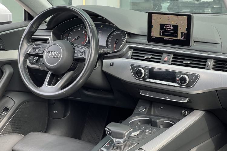 Used Audi A5 2019 Sportback 40 TFSI Fashion Model Interior 4