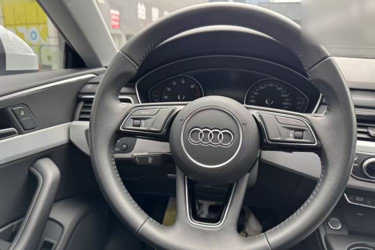 Used Audi A5 2019 Sportback 40 TFSI Fashion Model Interior 4