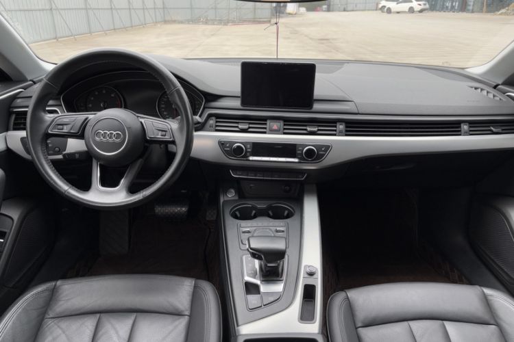 Used Audi A5 2019 Sportback 40 TFSI Fashion Model Interior 4
