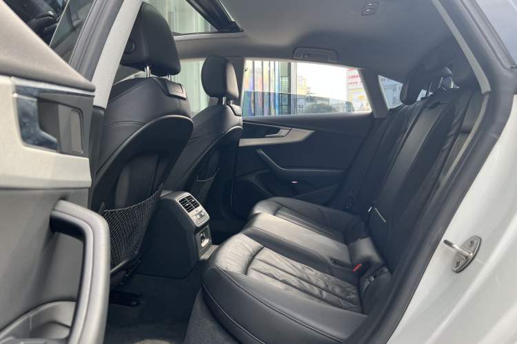 Used Audi A5 2019 Sportback 40 TFSI Fashion Model Interior 7