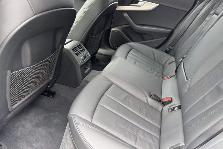 Used Audi A5 2019 Sportback 40 TFSI Fashion Model Interior 9