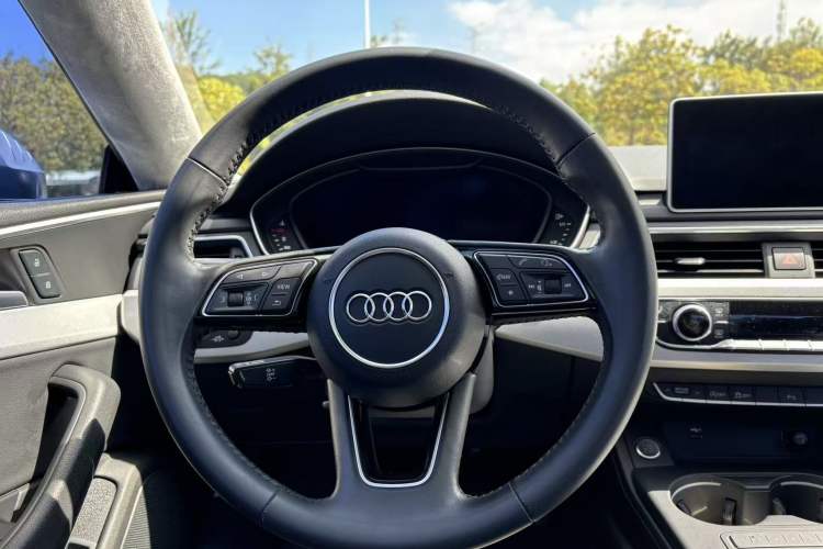 Used Audi A5 2019 Coupe 40 TFSI Fashion Edition China V Emission Standard Interior 9