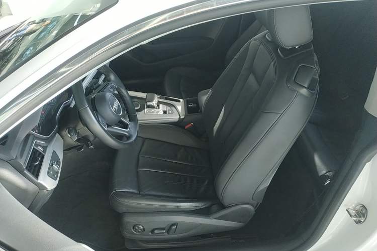 Used Audi A5 2019 Coupe 40 TFSI Fashion Edition China V Emission Standard Left Front Seat