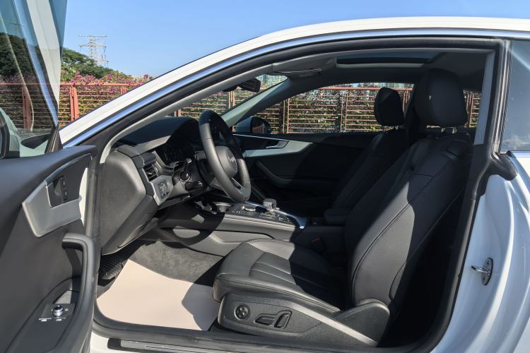 Used Audi A5 2019 Coupe 40 TFSI Fashion Edition China V Emission Standard Left Front Seat